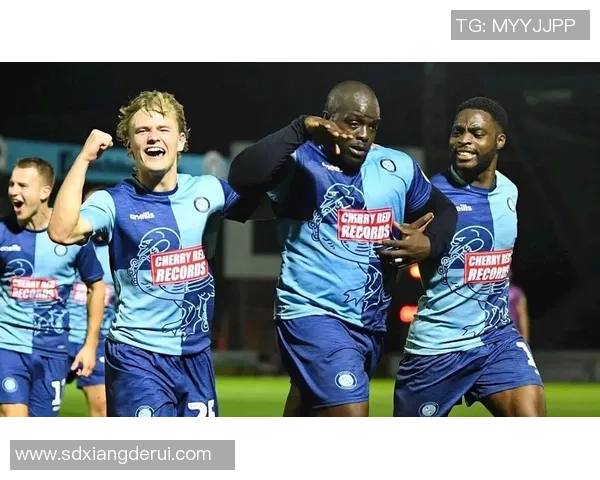 瓦朗谢与第戎的精彩对决展现足球魅力与战术智慧的较量 瓦朗谢与第戎的精彩对决展现足球魅力与战术智慧的较量